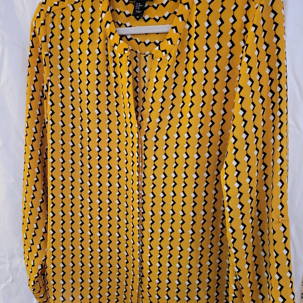 Adrienne Vittadini Mustard and Black Patterned Blouse